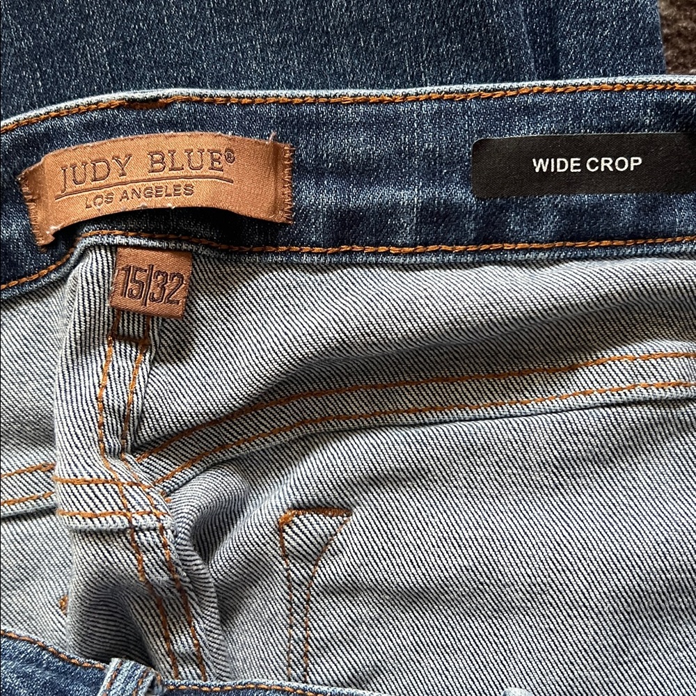 Judy Blue Wide Crop Jeans 15/32 - Picture 4 of 5